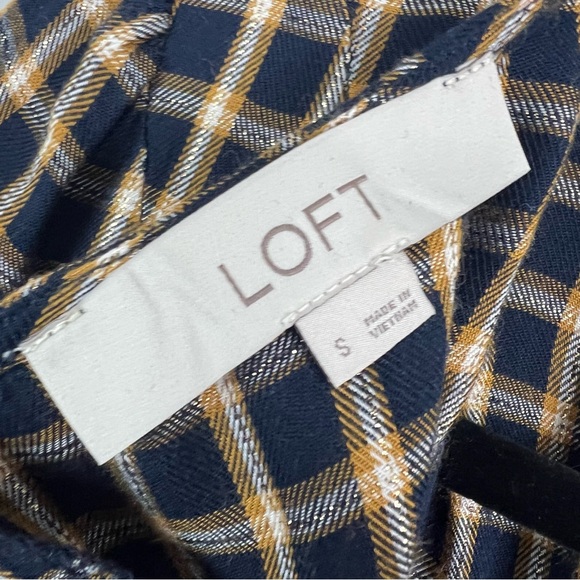 Loft Pleated Cuff Gold Accent Top Size Small - Picture 7 of 8